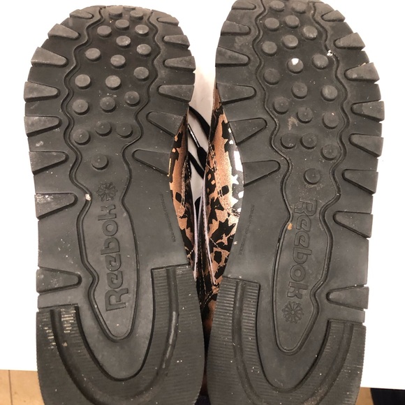 Gold/black Reebok’s - Picture 3 of 3